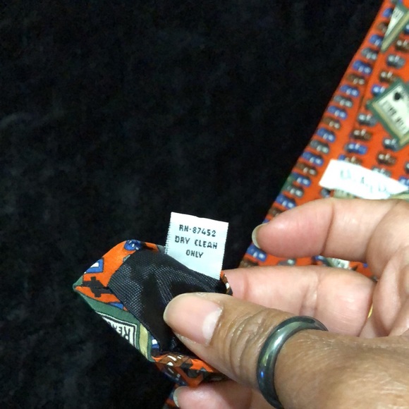 🎉HOST PICK!🎉Men’s Vicky Davis New York Tie - Picture 5 of 9